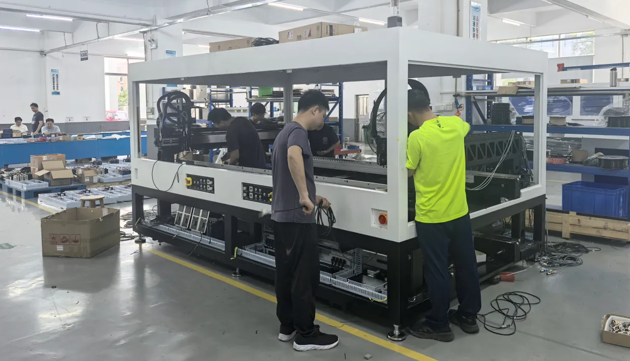 3 axis vs 4 axis dispensing robot